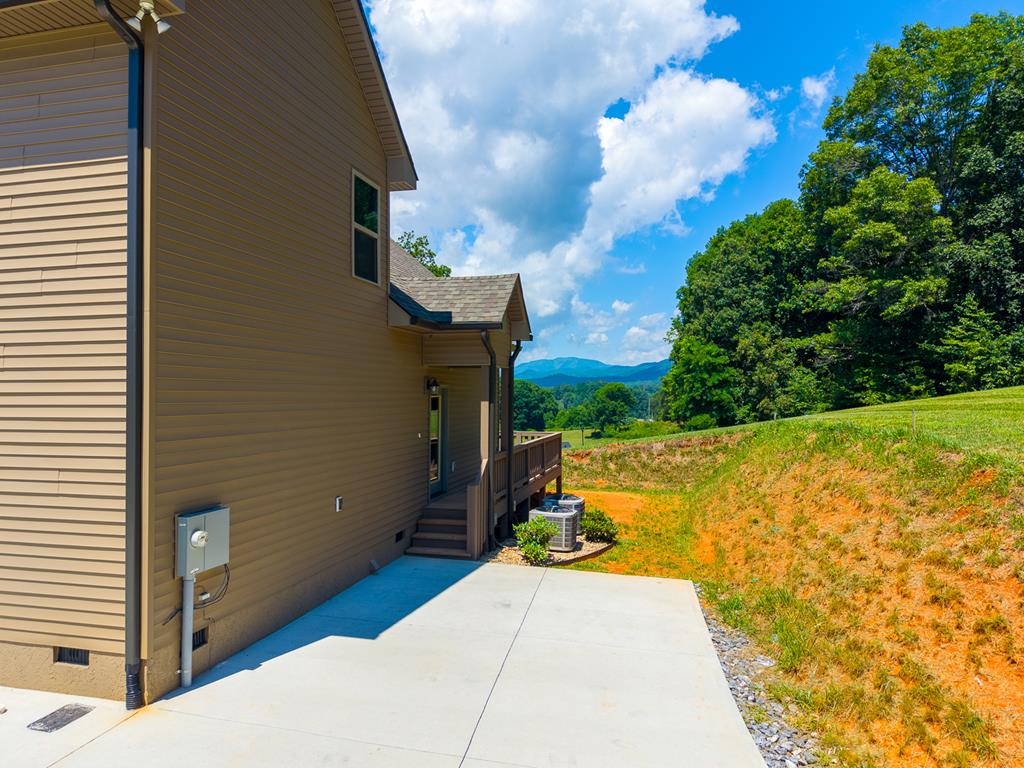 50 Fairview St