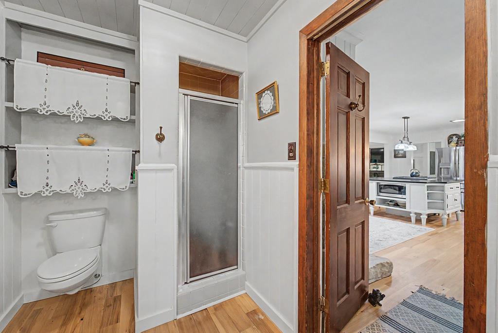 77 Oakwood Ln