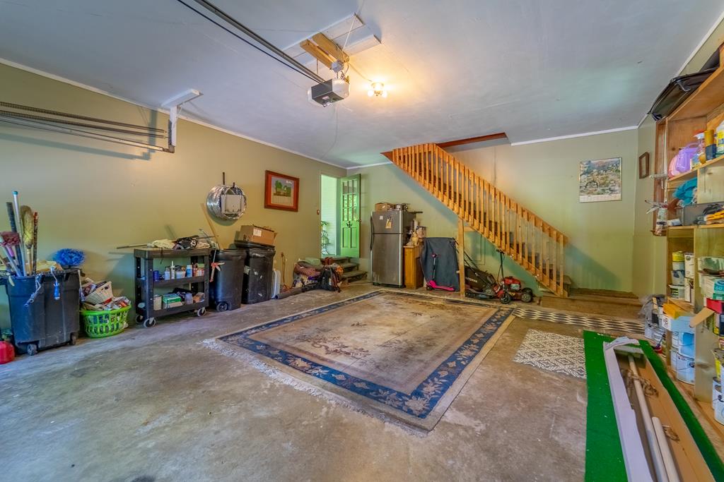 77 Oakwood Ln