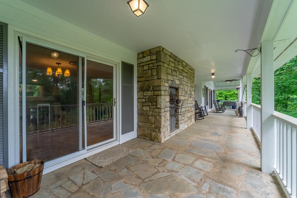 603 Hemlock Hills Dr