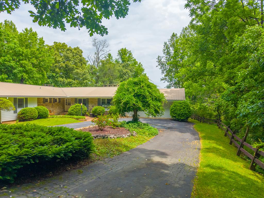 603 Hemlock Hills Dr