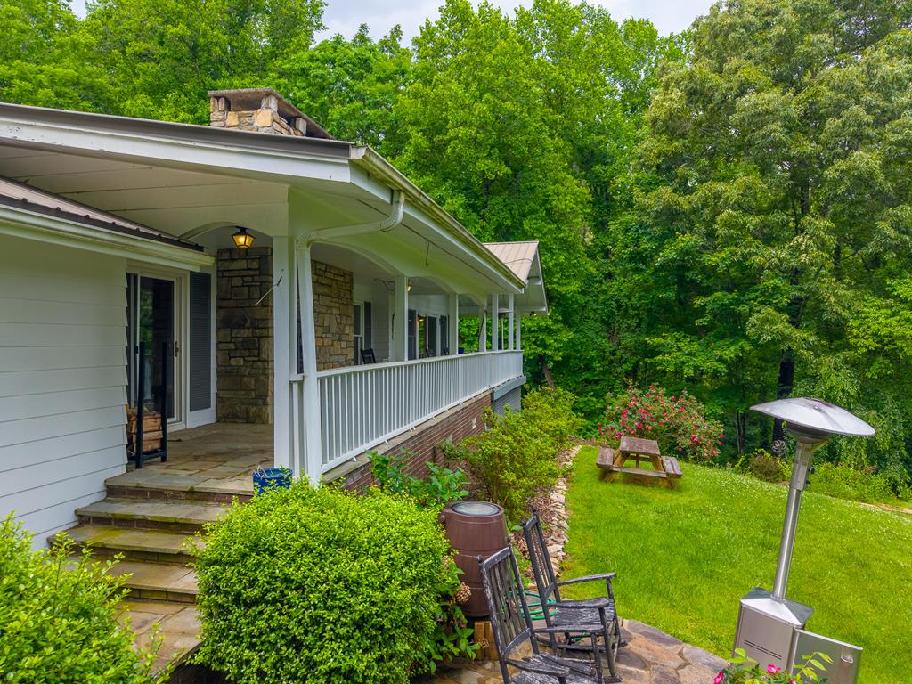 603 Hemlock Hills Dr