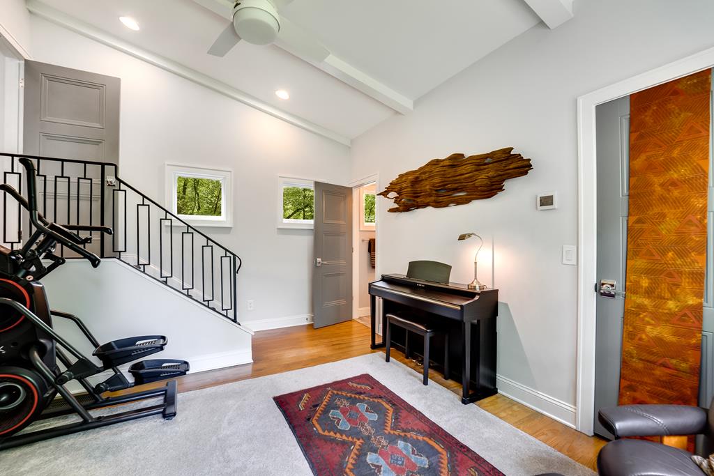 1452 S Country Club Dr