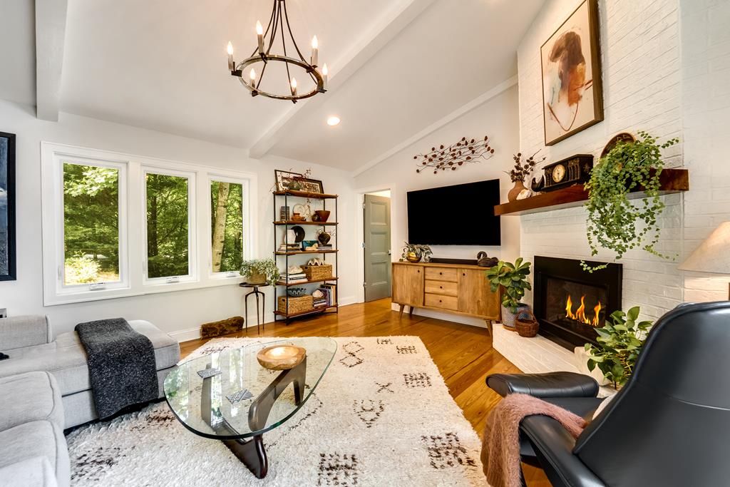 1452 S Country Club Dr