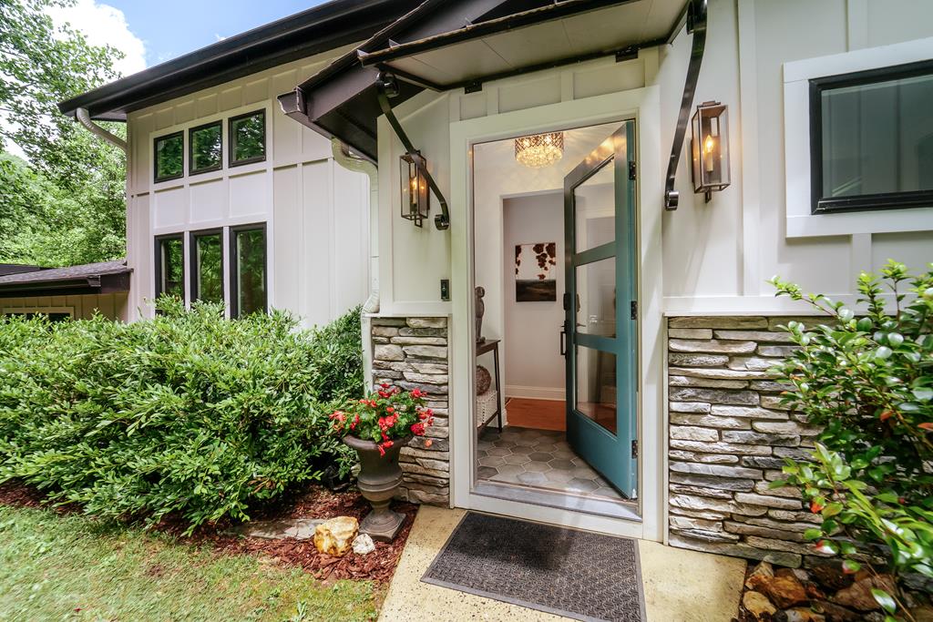 1452 S Country Club Dr