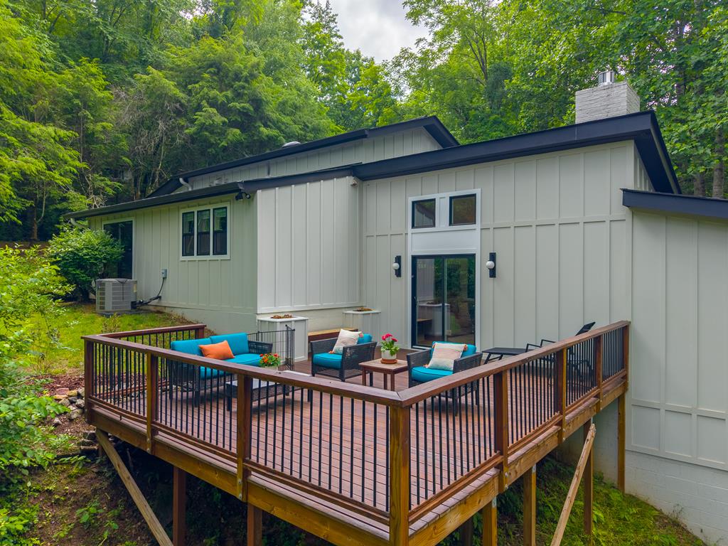 1452 S Country Club Dr