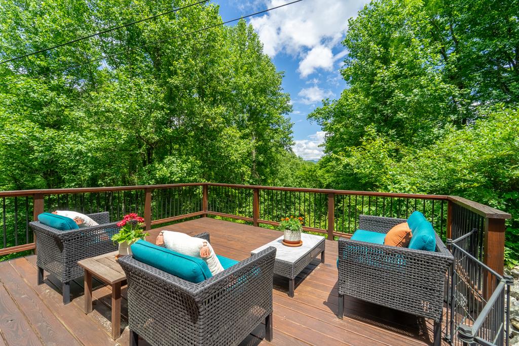 1452 S Country Club Dr