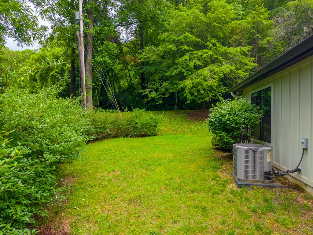 1452 S Country Club Dr