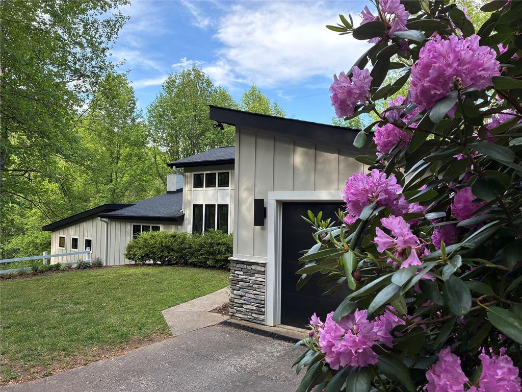 1452 S Country Club Dr