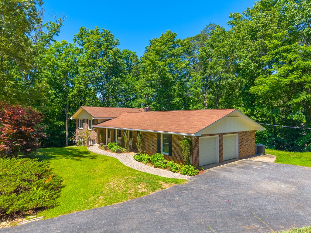 1747 University Heights Rd