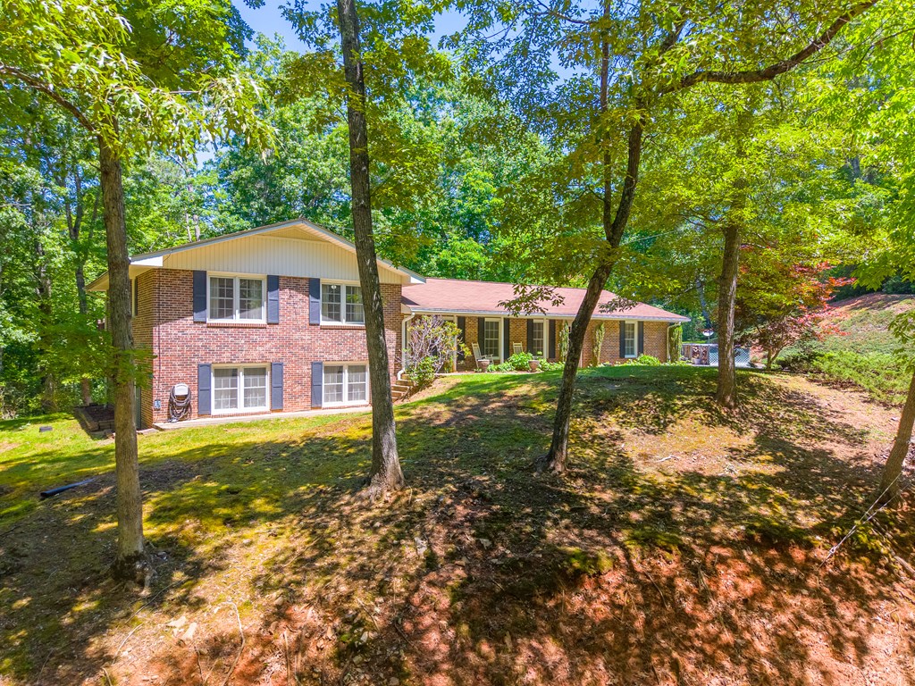 1747 University Heights Rd
