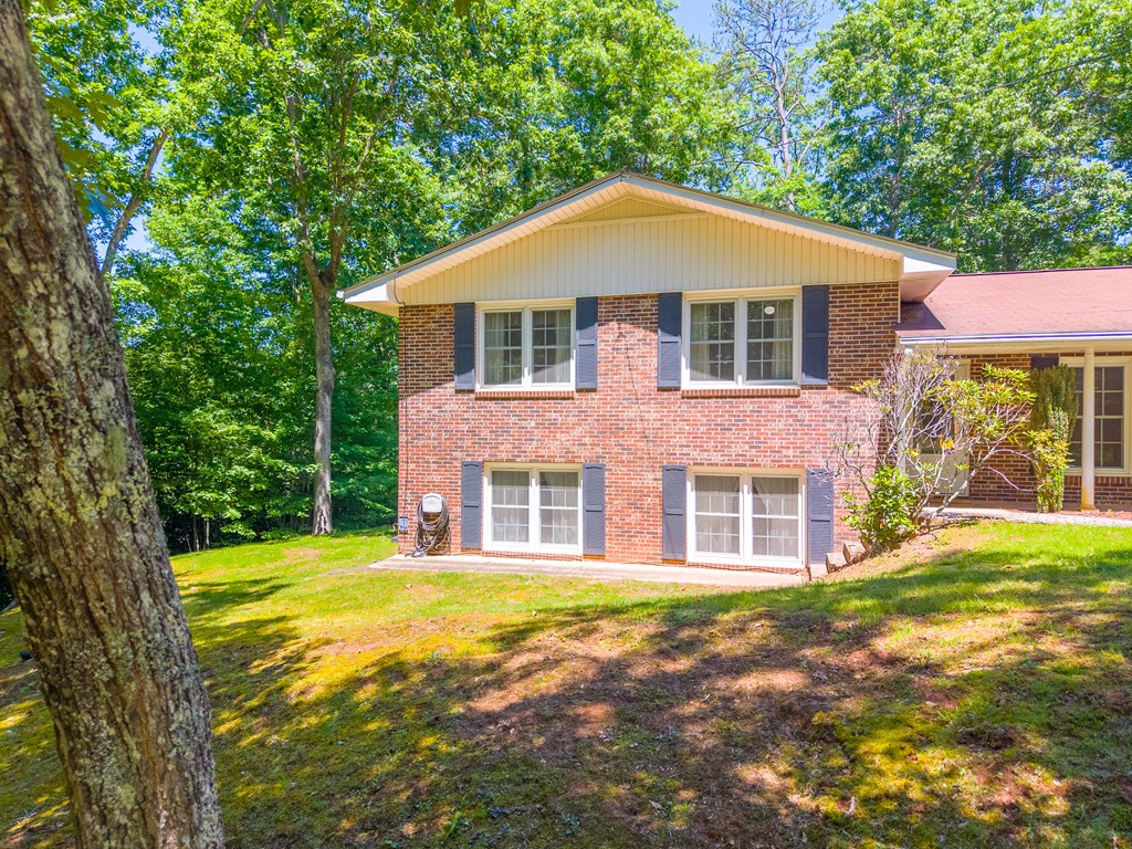 1747 University Heights Rd