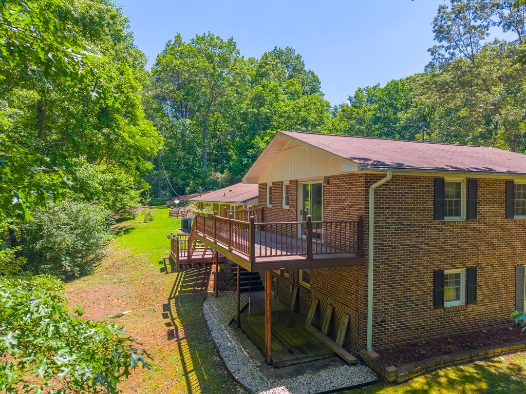 1747 University Heights Rd
