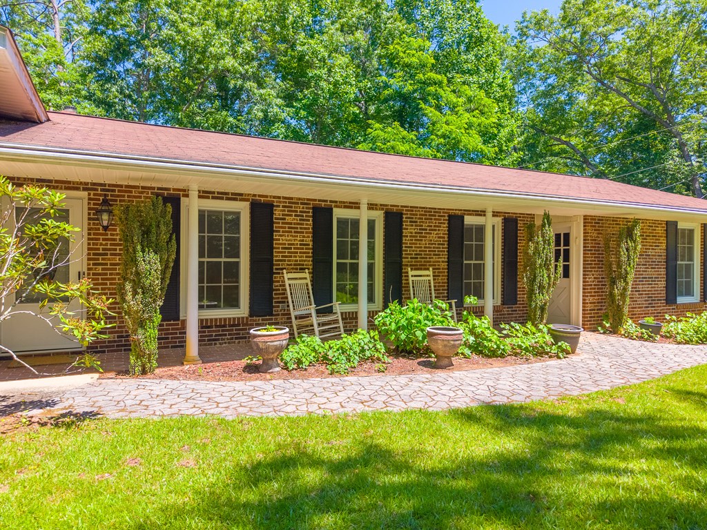 1747 University Heights Rd