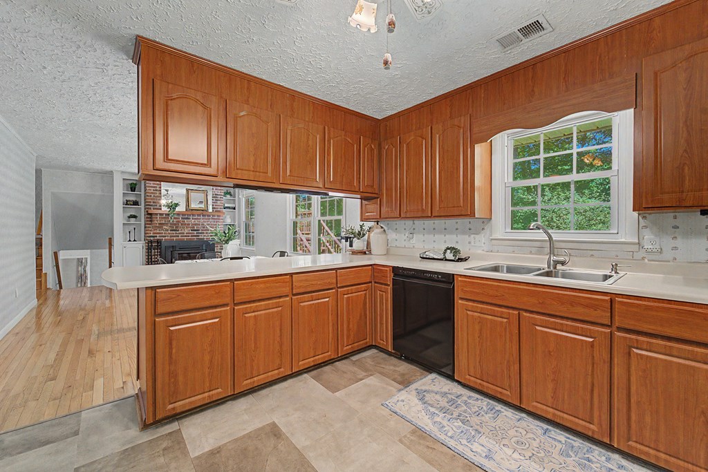 1747 University Heights Rd