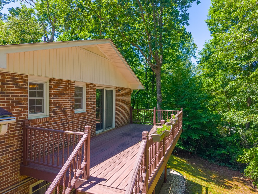 1747 University Heights Rd