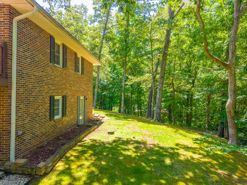 1747 University Heights Rd