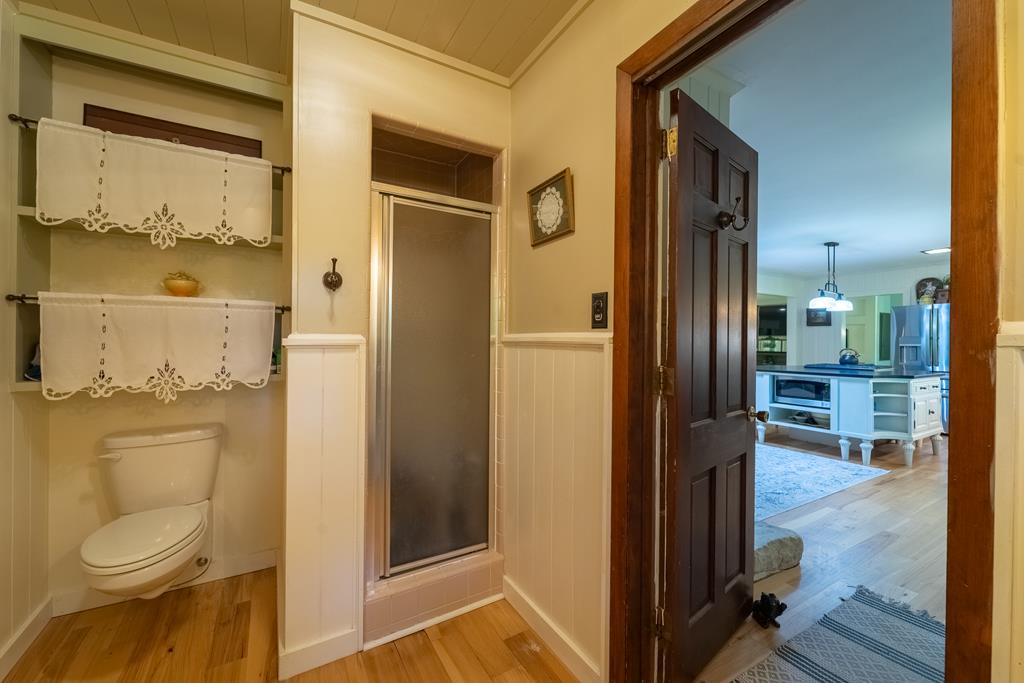 77 Oakwood Ln