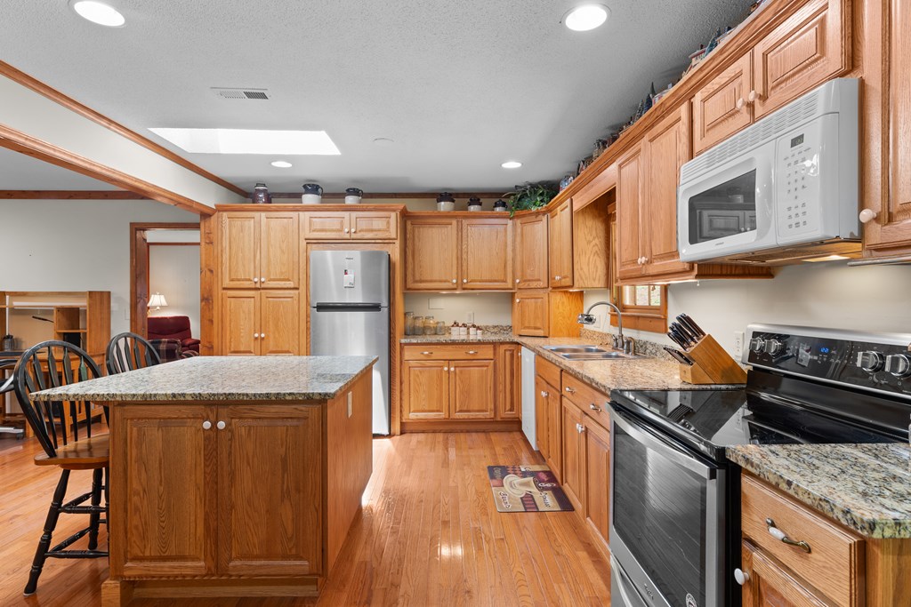 63 Wood Pond Rd
