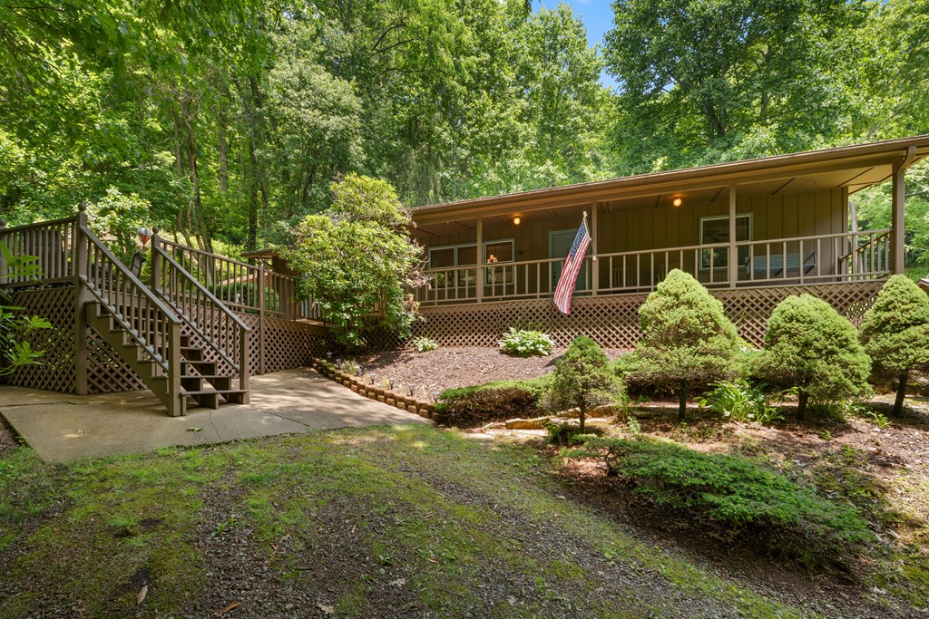 63 Wood Pond Rd
