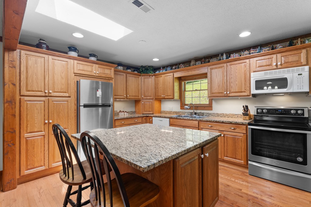 63 Wood Pond Rd