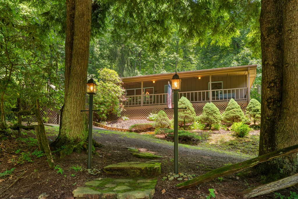 63 Wood Pond Rd