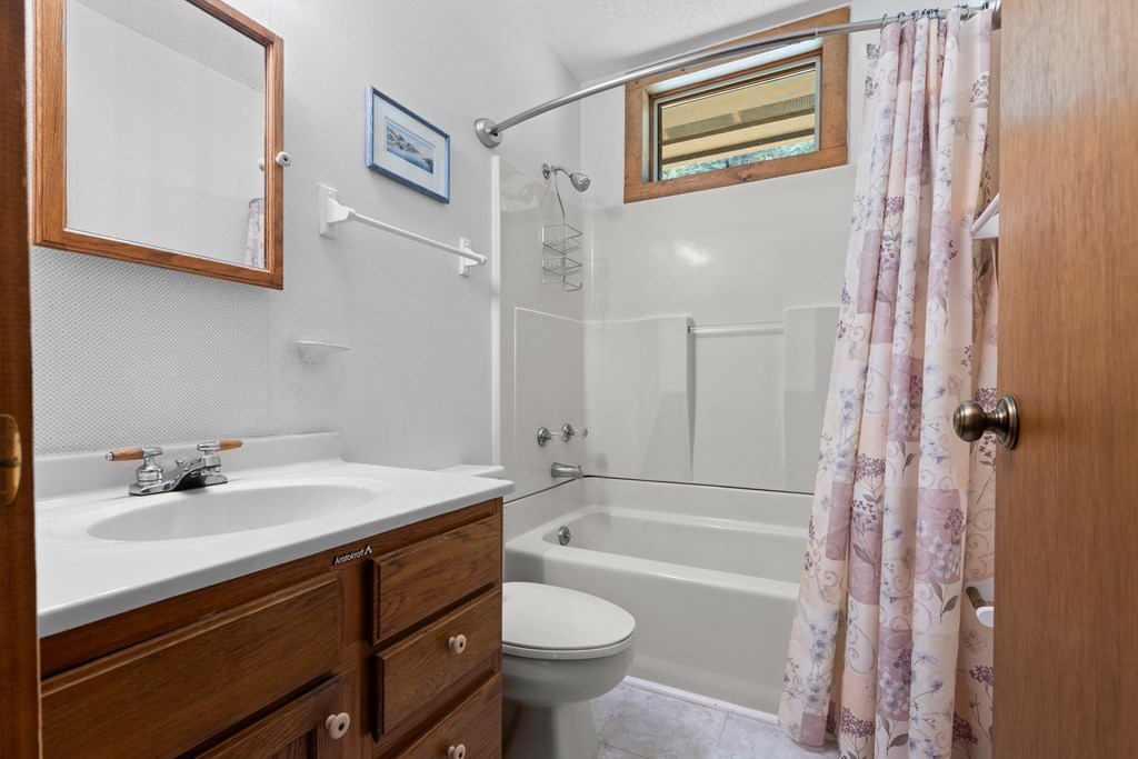 63 Wood Pond Rd