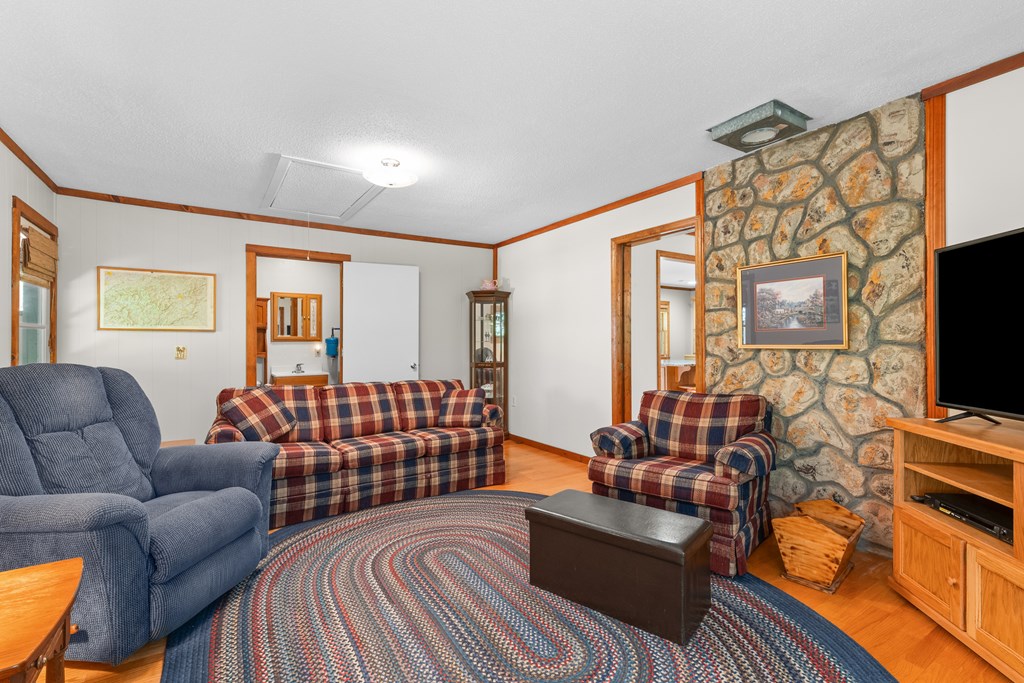 63 Wood Pond Rd