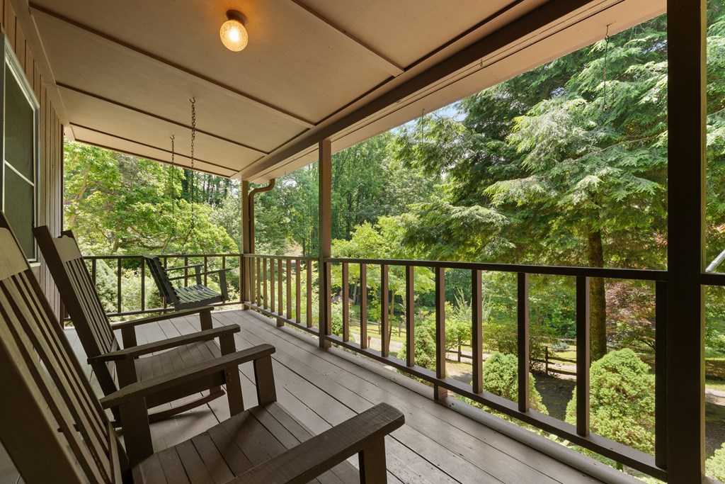 63 Wood Pond Rd