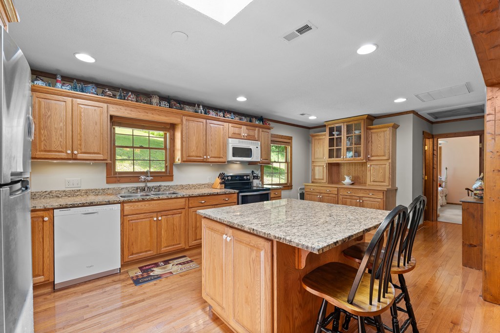 63 Wood Pond Rd