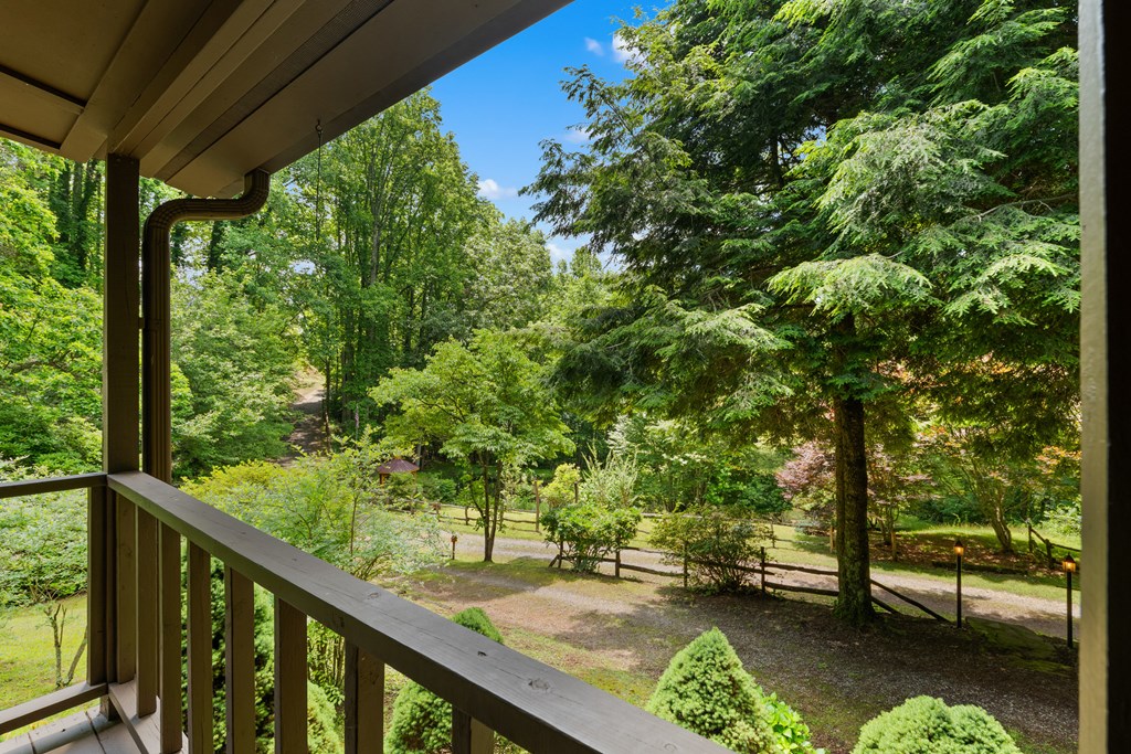 63 Wood Pond Rd