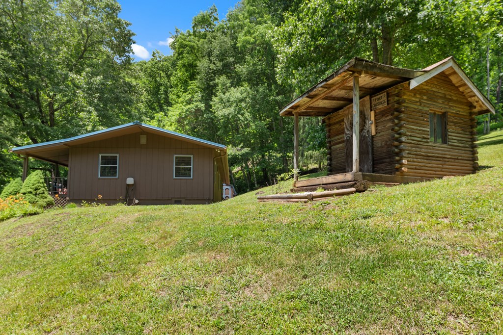 63 Wood Pond Rd