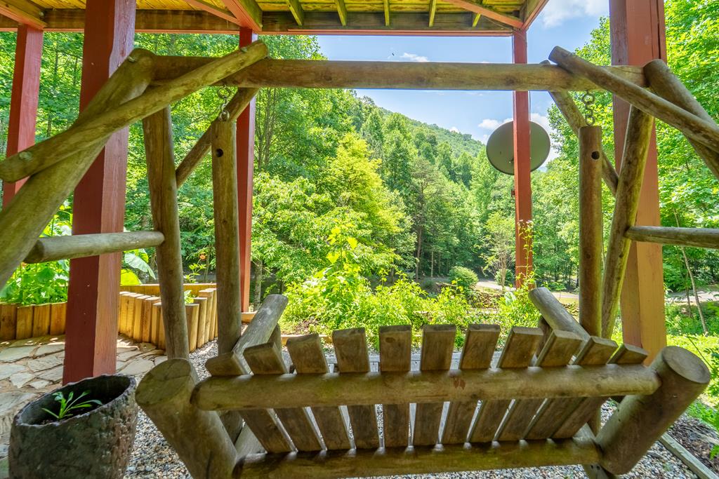 77 Pigeon Creek Trail