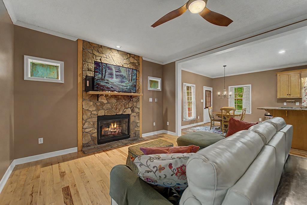 77 Pigeon Creek Trail
