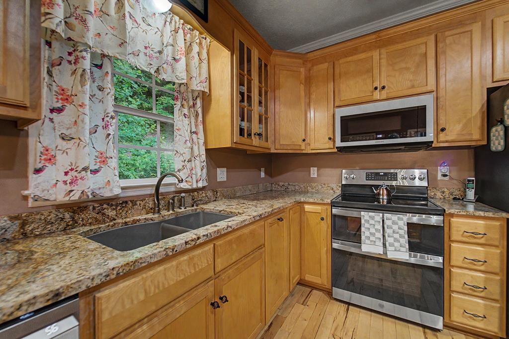 77 Pigeon Creek Trail