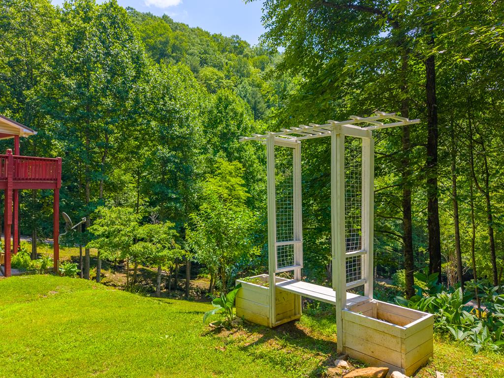 77 Pigeon Creek Trail