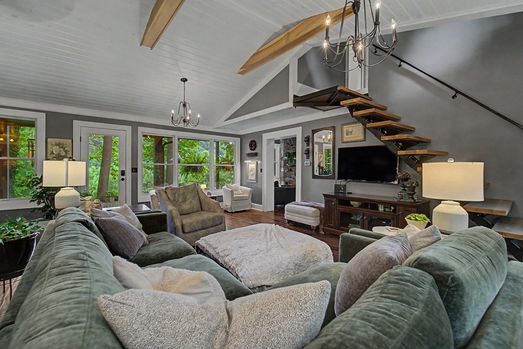 75 Mountain View Rd