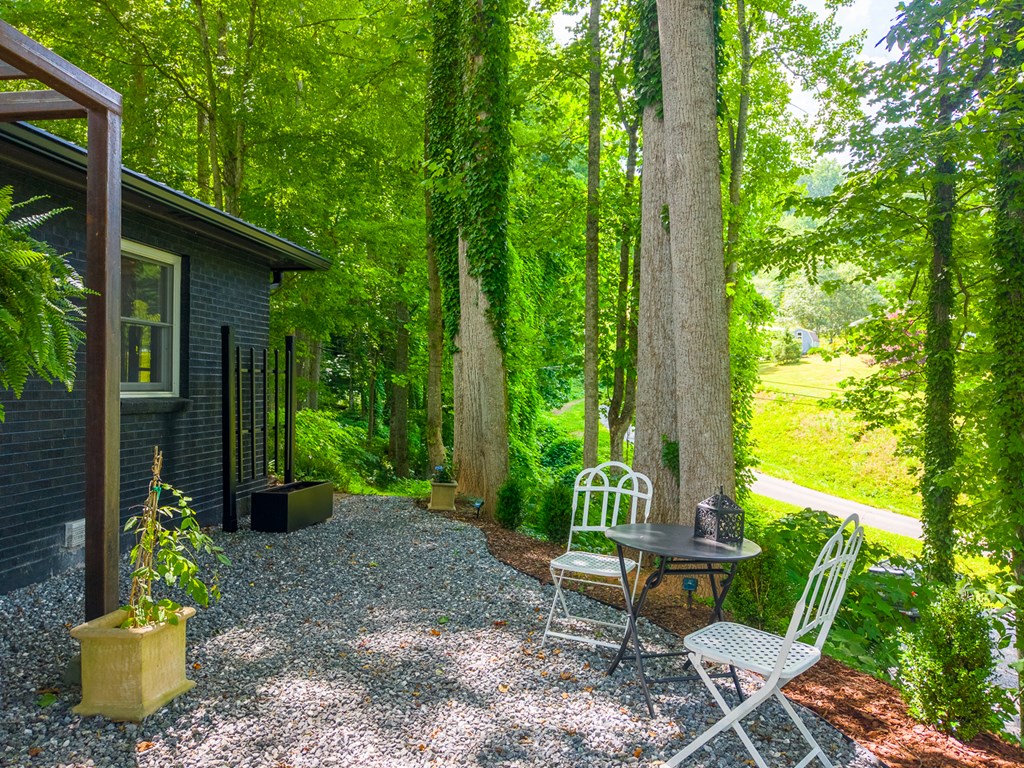 75 Mountain View Rd