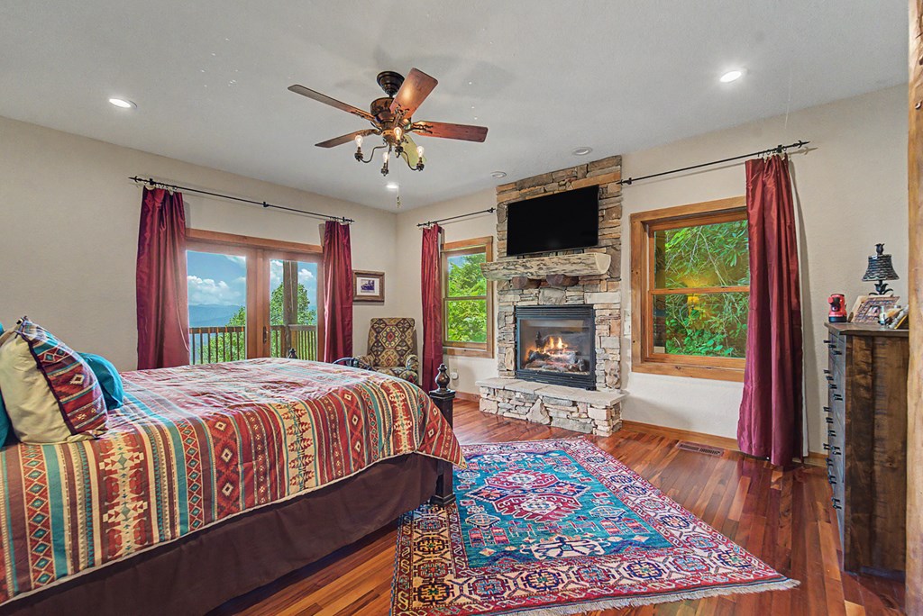 92 Falcons Peak Lane