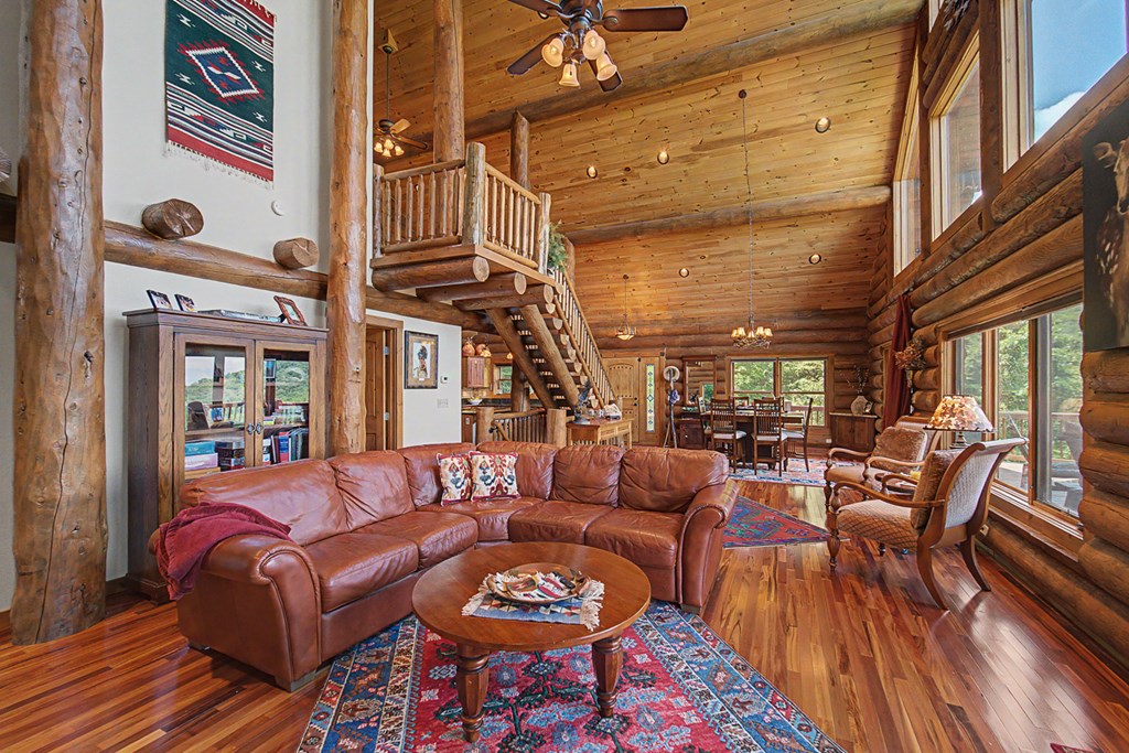 92 Falcons Peak Lane