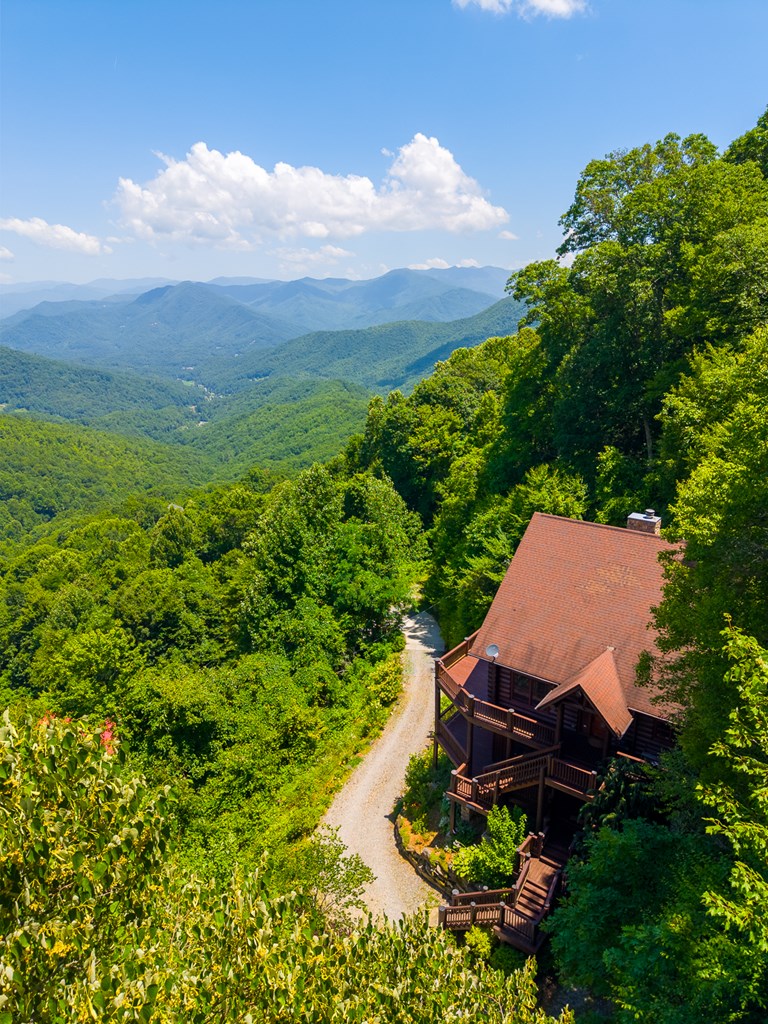 92 Falcons Peak Lane