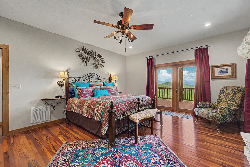 92 Falcons Peak Lane