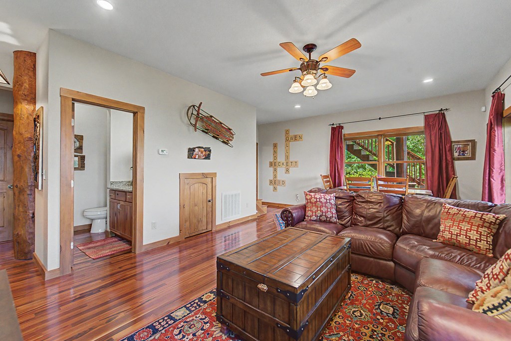 92 Falcons Peak Lane