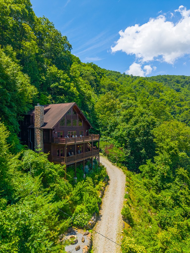 92 Falcons Peak Lane