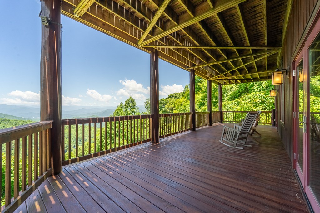 92 Falcons Peak Lane