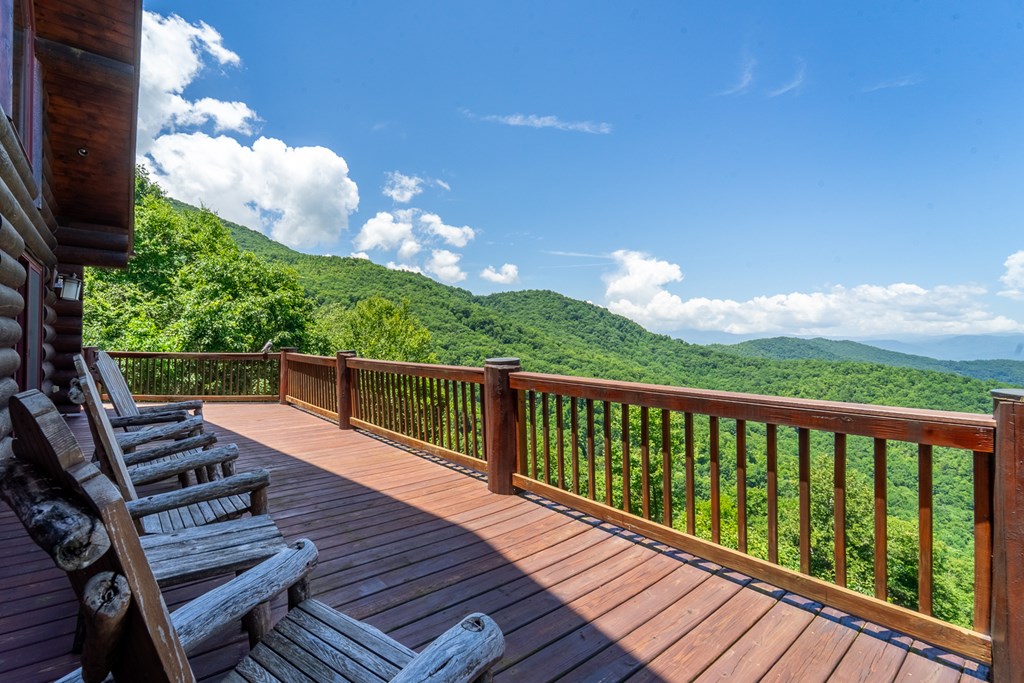 92 Falcons Peak Lane
