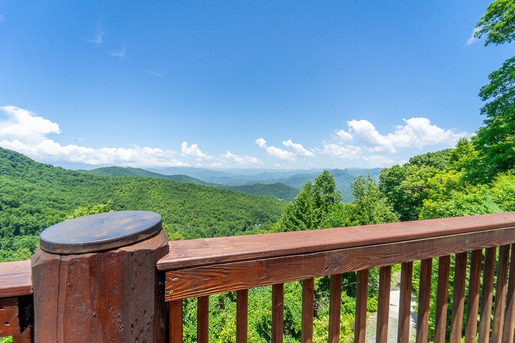 92 Falcons Peak Lane