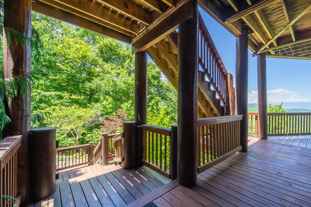 92 Falcons Peak Lane