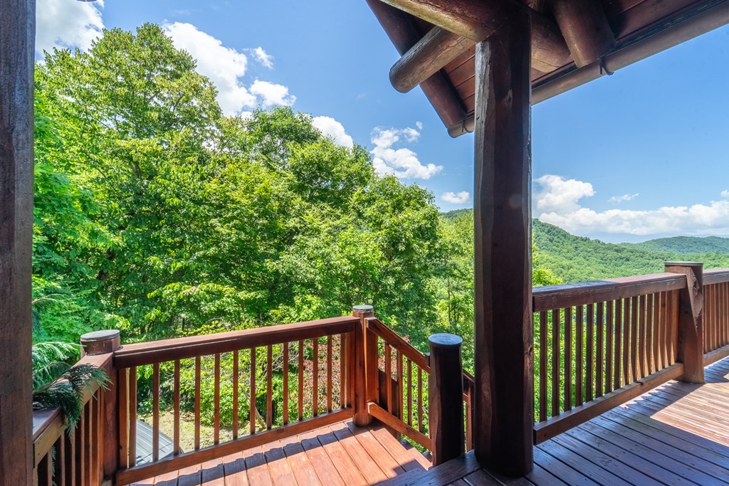 92 Falcons Peak Lane