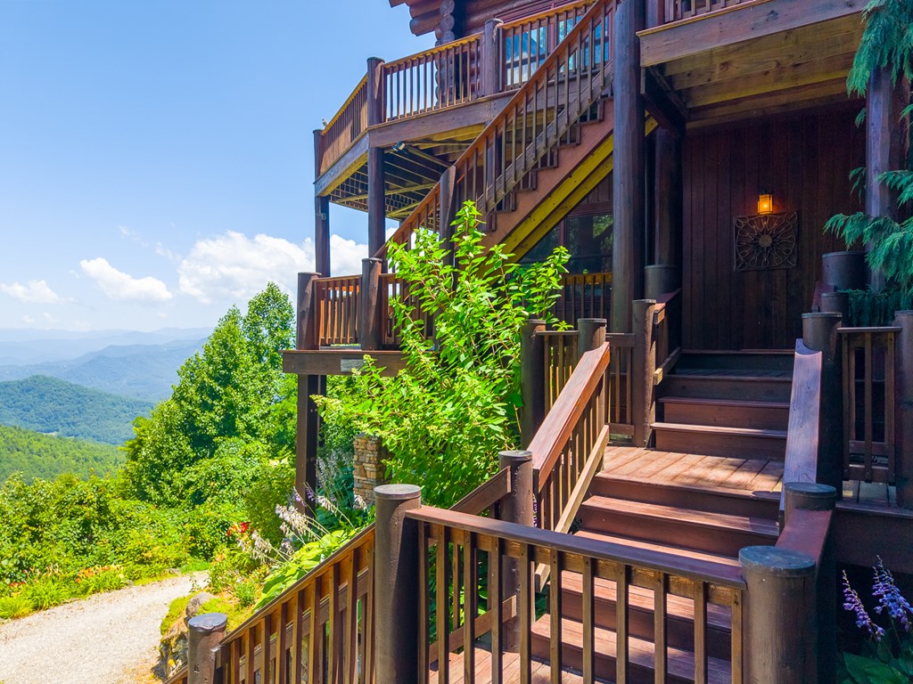 92 Falcons Peak Lane